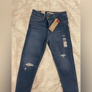 Levi’s 720 high rise super skinny cropped size 29- new with tags